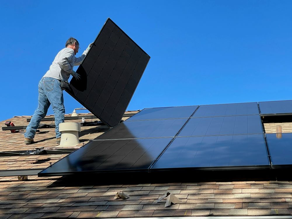 do solar panels need cleaning